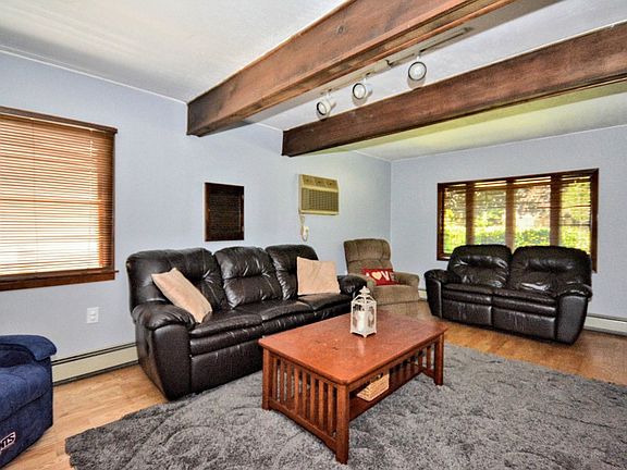5th image of 15 Beacon Ln