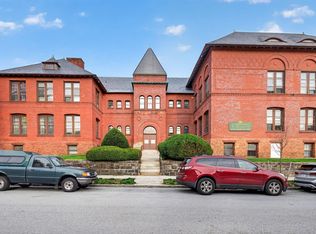 31 Elizabeth St APT 202, Worcester, MA 01605