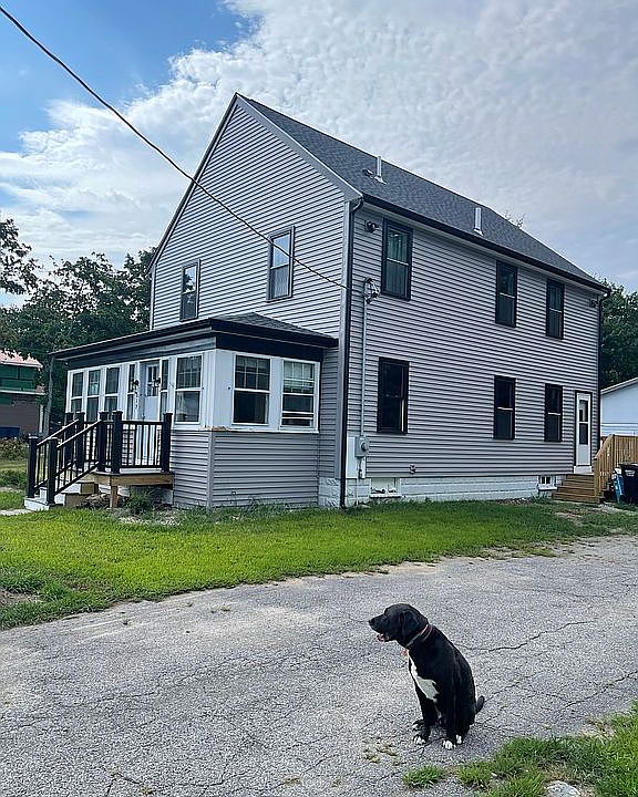 2nd image of 512 Central St