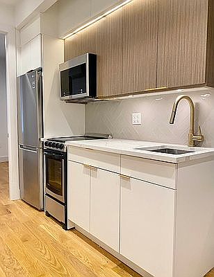 1st image of 223 E 96th St #1A111