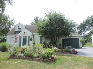 907 Denise Rd, Rochester, NY 14616