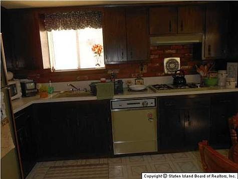 5th image of 86 Wilson Ave