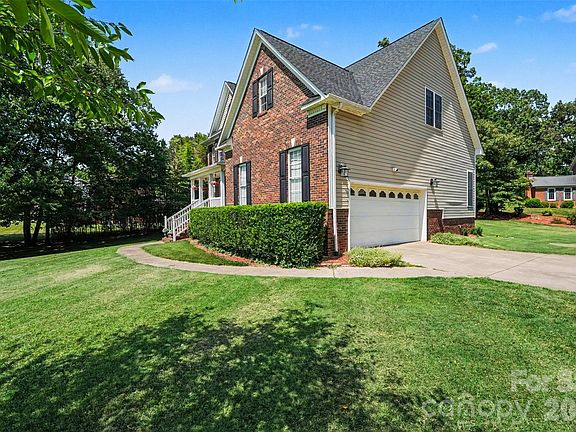 2nd image of 4858 Elmhurst Dr NE