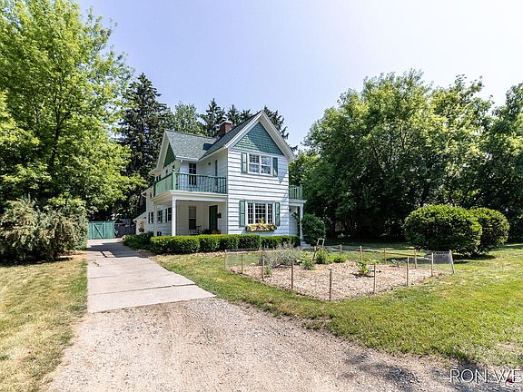 3rd image of 203 Russwood St NE