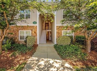 321 Gallery Dr #204, Spring Lake, NC 28390