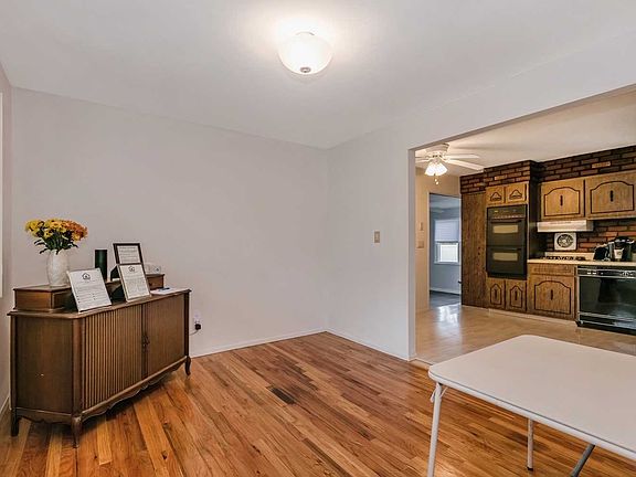 3rd image of 18 Liberty Ave