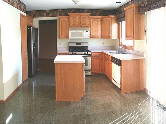 2nd image of 47269 Scarlet Dr N