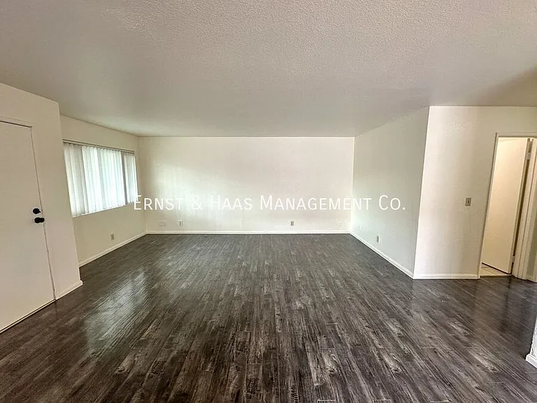 1080 Saint Louis Ave #204 — Photo 5