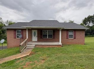 1736 Goddard Ln, Dandridge, TN 37725