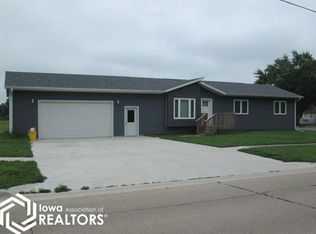 803 E Main St, Belmond, IA 50421