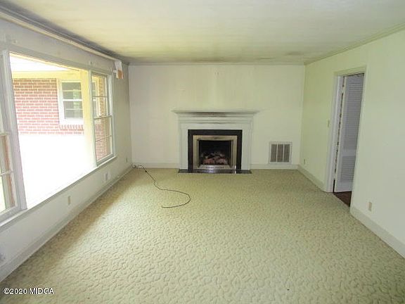 5th image of 2941 Thornwood Dr