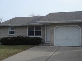 1137 Edgewood Dr, Green Bay, WI 54302