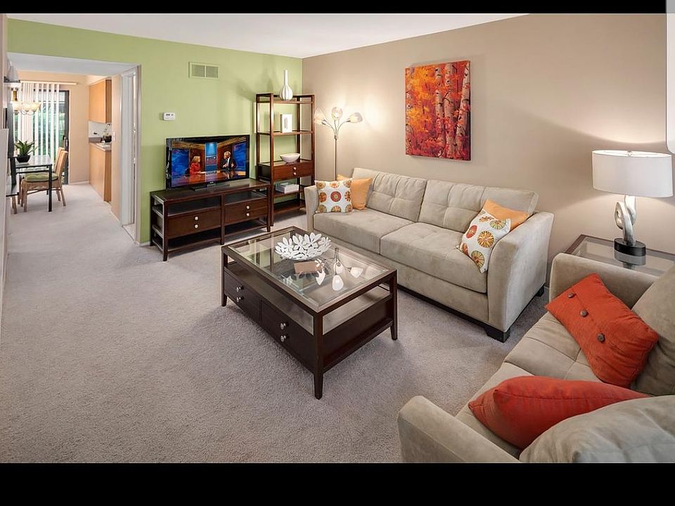 1st image of 3233 Lindenwood Dr