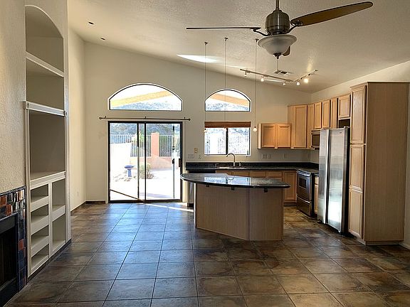 5th image of 328 E Glenhaven Dr