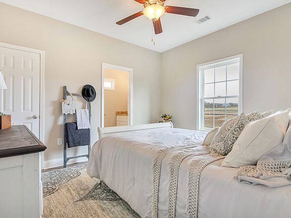 2nd image of 118 Waybill Cir