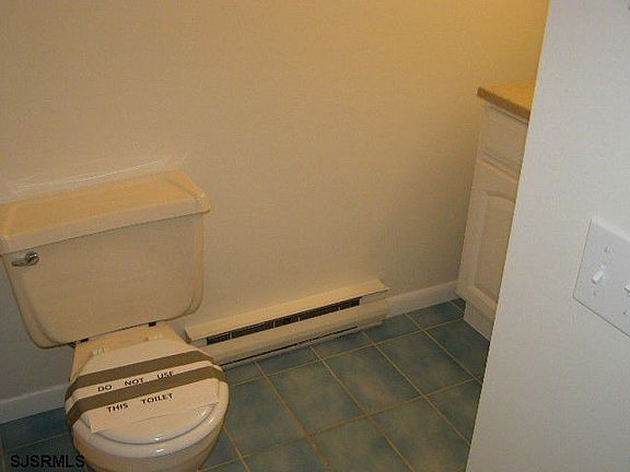 4th image of 374 43rd Pl APT 2