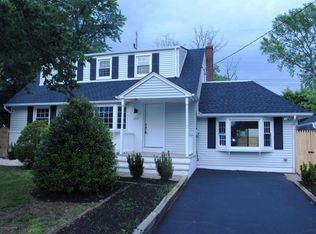 329 Hollie Dr E, Belford, NJ 07718
