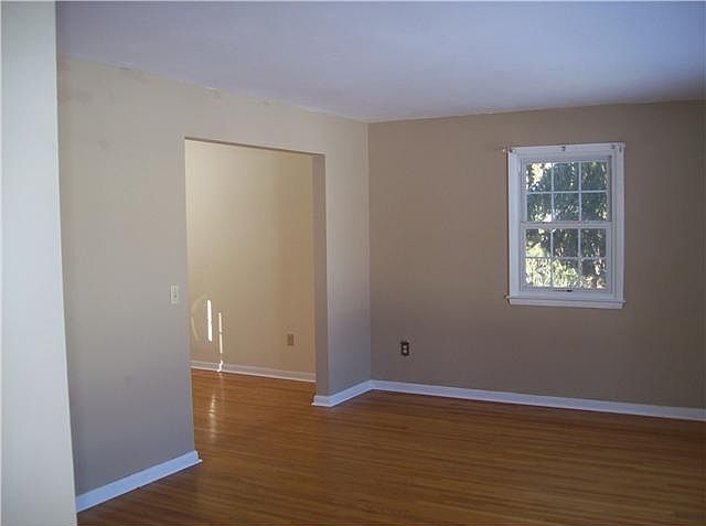 1st image of 15 Valley View Dr