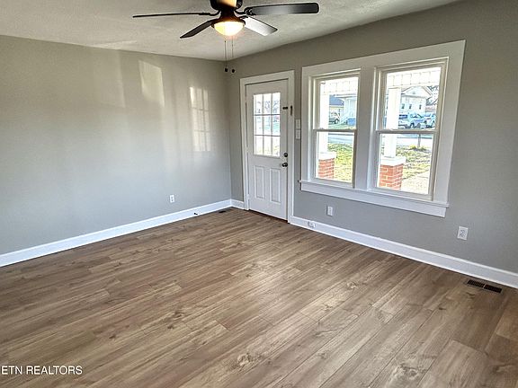 5th image of 1518 Irwin Ave
