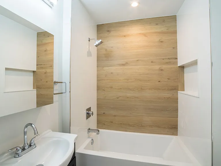 2147 N Franklin St — Photo 17
