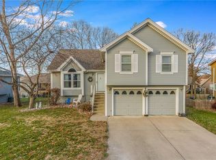 402 Regency Park St, Kearney, MO 64060