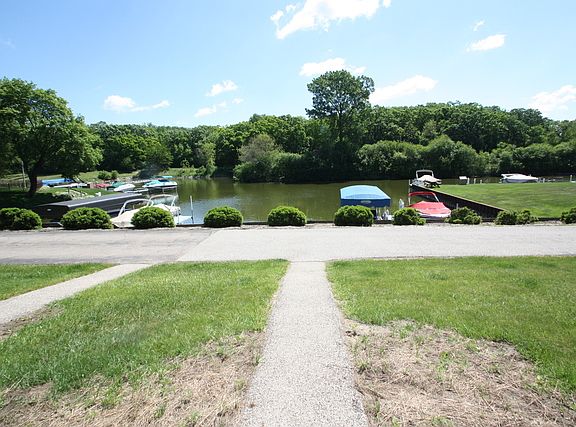 2nd image of 50 Oak Hill Colony APT 3