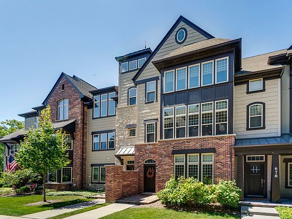 2nd image of 676 Parkside Ct