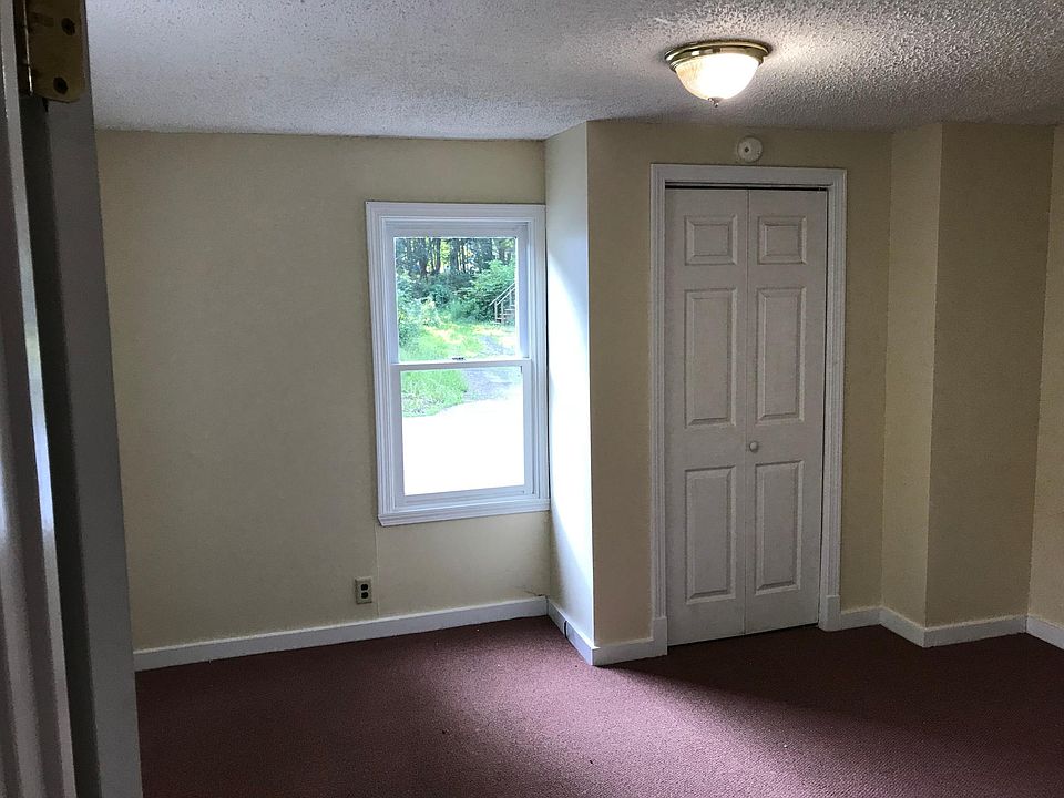 2nd image of 17 Clinton St #2