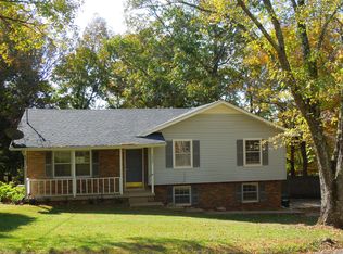 1227 Hilltop Cir, Pulaski, TN 38478