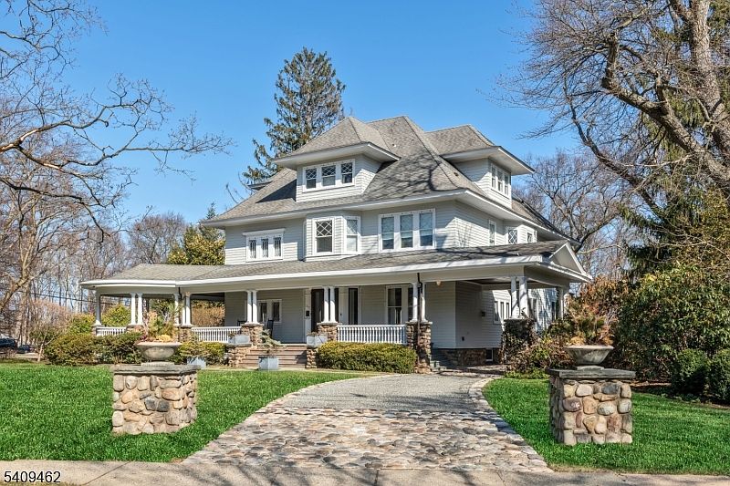 1st image of 317 Prospect St
