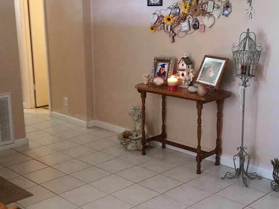 3rd image of 3905 Vangie Ln.