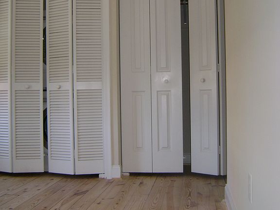 5th image of 1548 E Main St APT 205