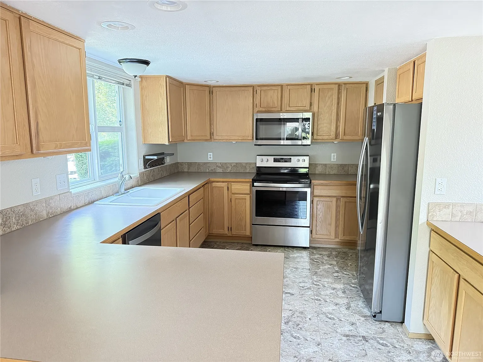 3 bed, 2.5 bath, 1518 sqft, $2,795 — Photo 4