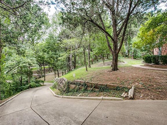 3rd image of 923 Sleepy Hollow Dr