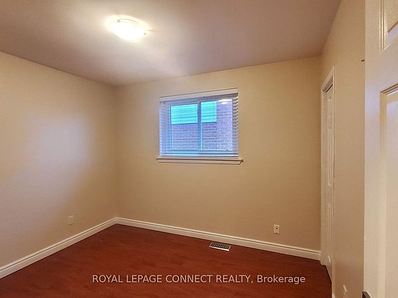 4th image of 1206 Wakefield Cres