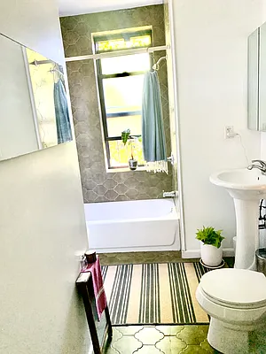 Rented by Nooklyn NYC LLC | media 24