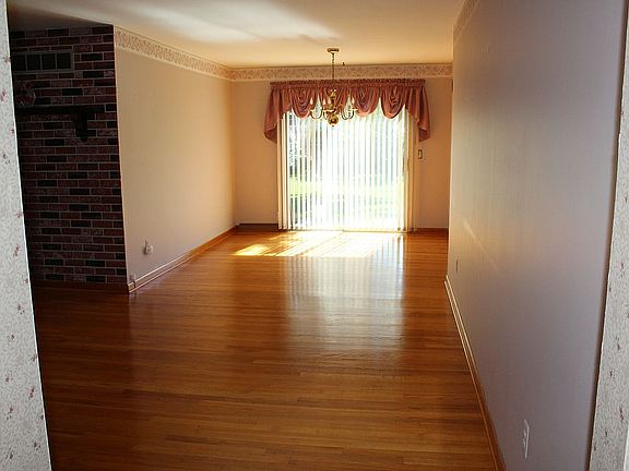 Entry to living/dining room