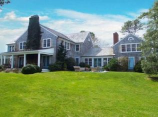 1 Eel Cove Rd, Wainscott, NY 11975