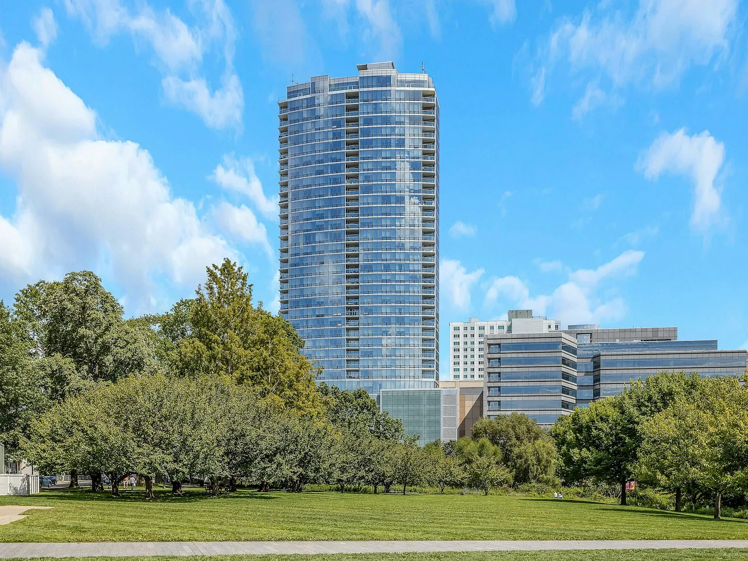 2 bed, 1684 sqft, $4,950 — Photo 1