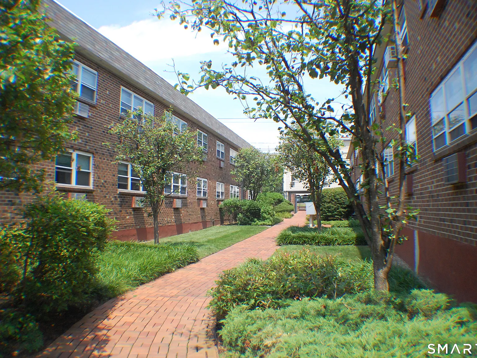 1 bed, 1.0 bath, 796 sqft, $1,975 — Photo 1