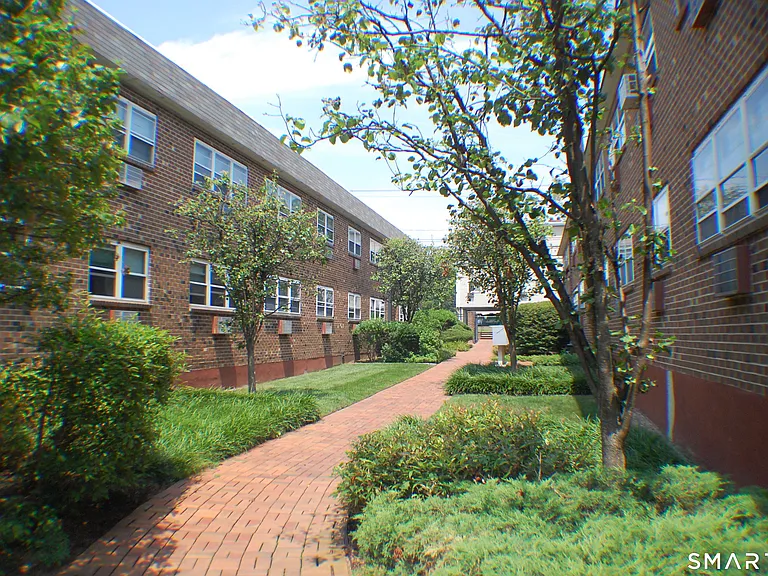637 Cove Rd #A8 — Photo 1