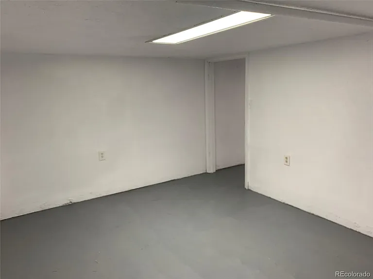 4385 Benton St — Photo 35