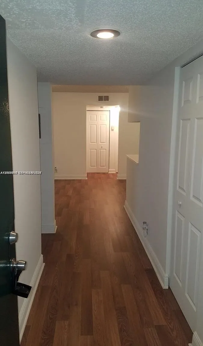 Sun Vista Gardens Condo — Photo 1