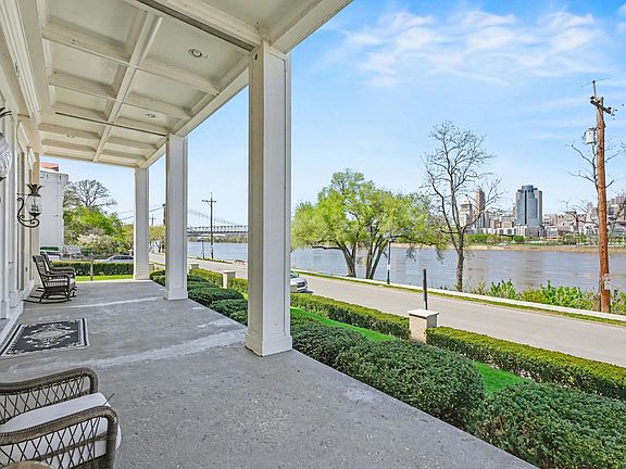 5th image of 403 Riverside Dr