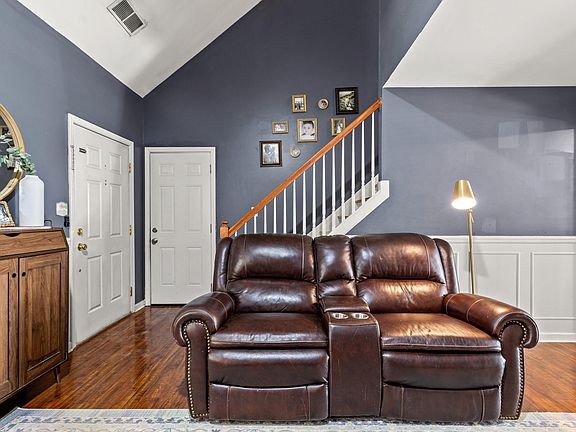 4th image of 2268 Remington Way