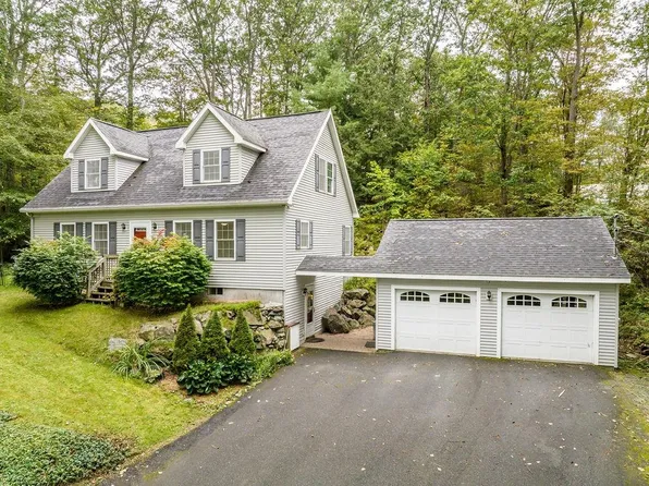 258 Hanover Street, Hartford, VT 05001