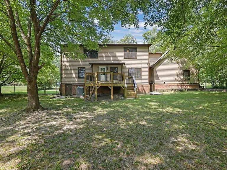 2683 Ashworth Cir — Photo 35