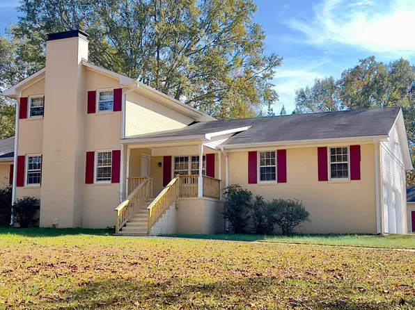 440 Hickory Ln, Griffin, GA 30223