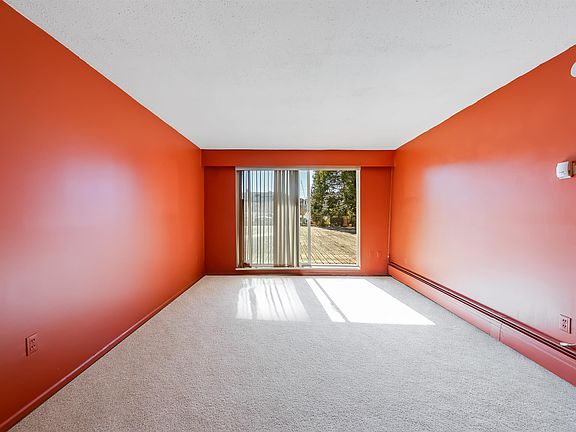 5th image of 630 Clarke Rd #209