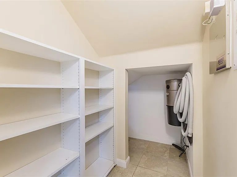 1648 Napoli Dr W — Photo 12